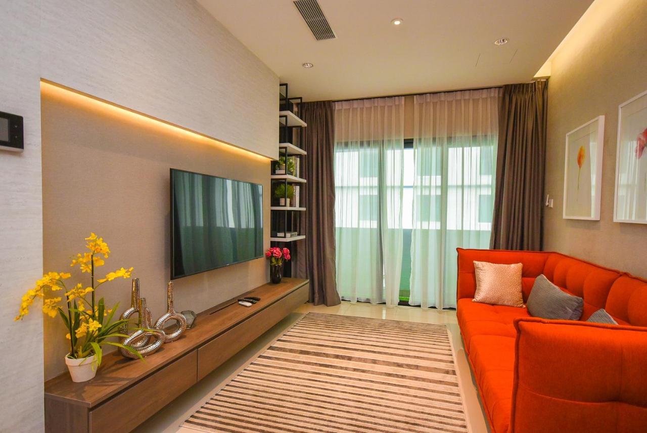 Suasana Residence By Nest Home Τζόχορ Μπάχρου Εξωτερικό φωτογραφία