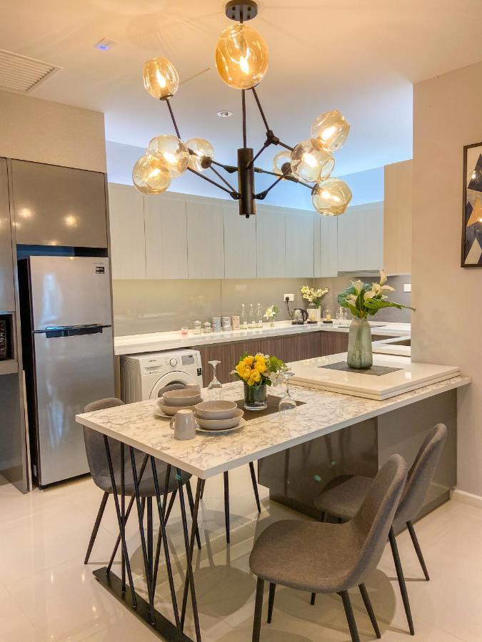 Suasana Residence By Nest Home Τζόχορ Μπάχρου Εξωτερικό φωτογραφία