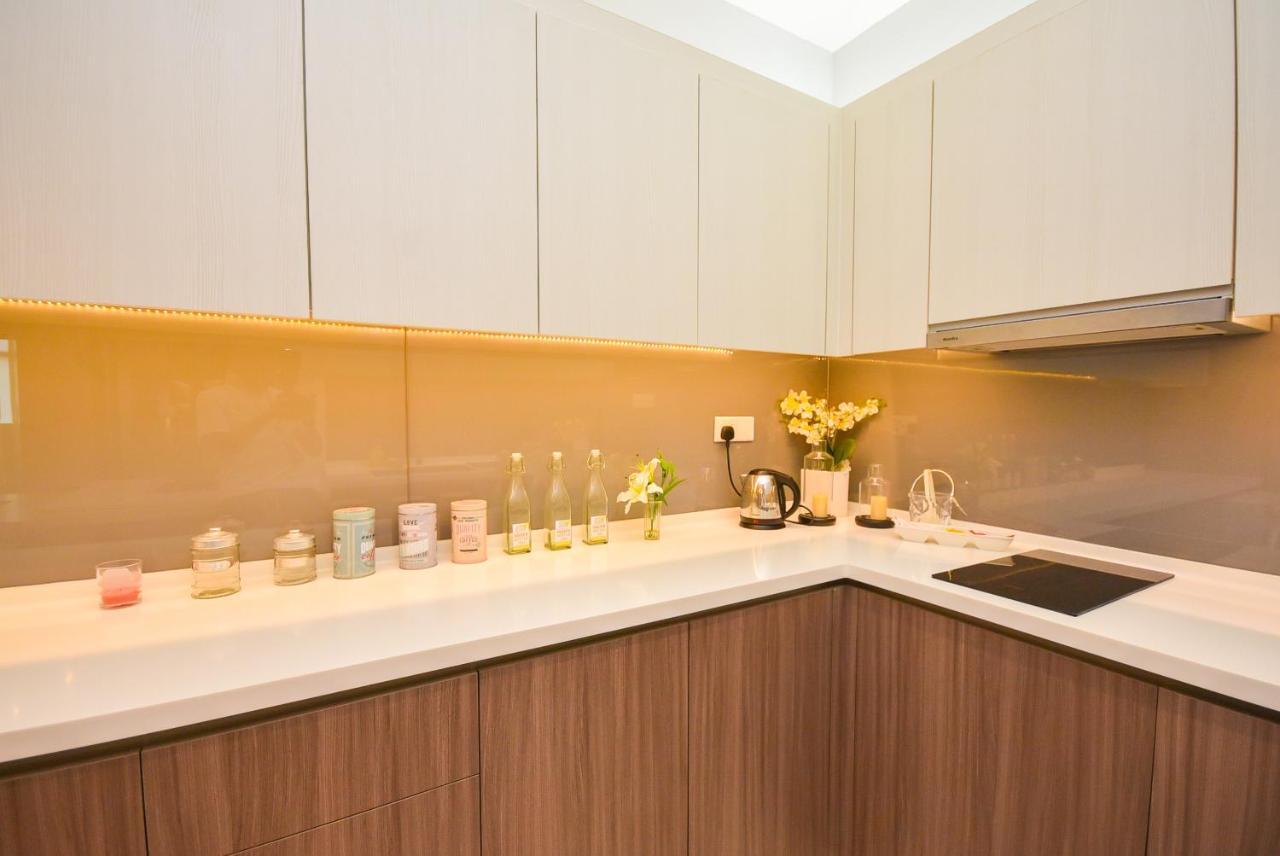 Suasana Residence By Nest Home Τζόχορ Μπάχρου Εξωτερικό φωτογραφία