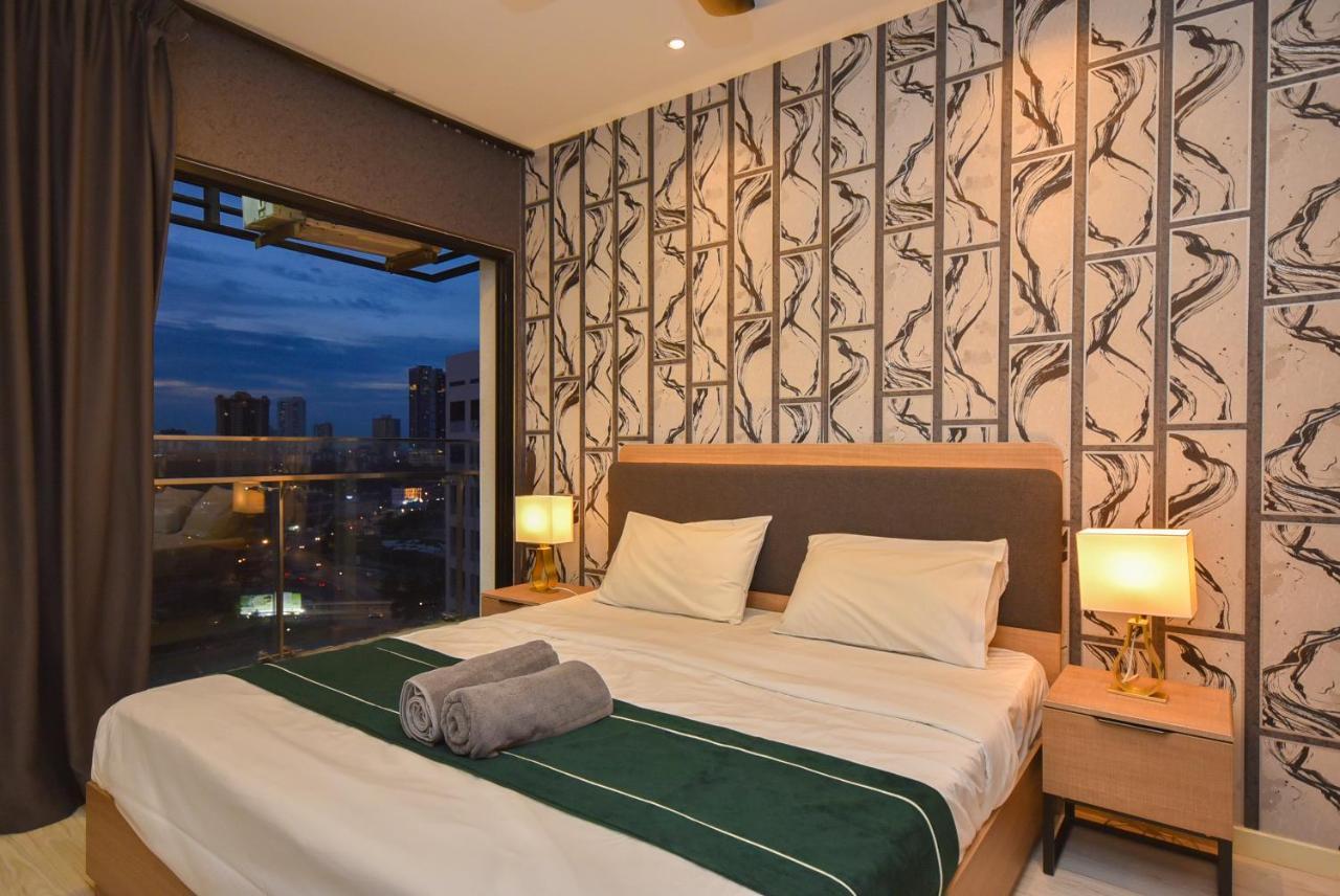 Suasana Residence By Nest Home Τζόχορ Μπάχρου Εξωτερικό φωτογραφία