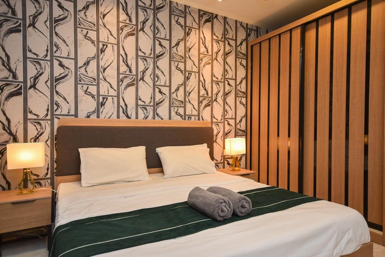 Suasana Residence By Nest Home Τζόχορ Μπάχρου Εξωτερικό φωτογραφία