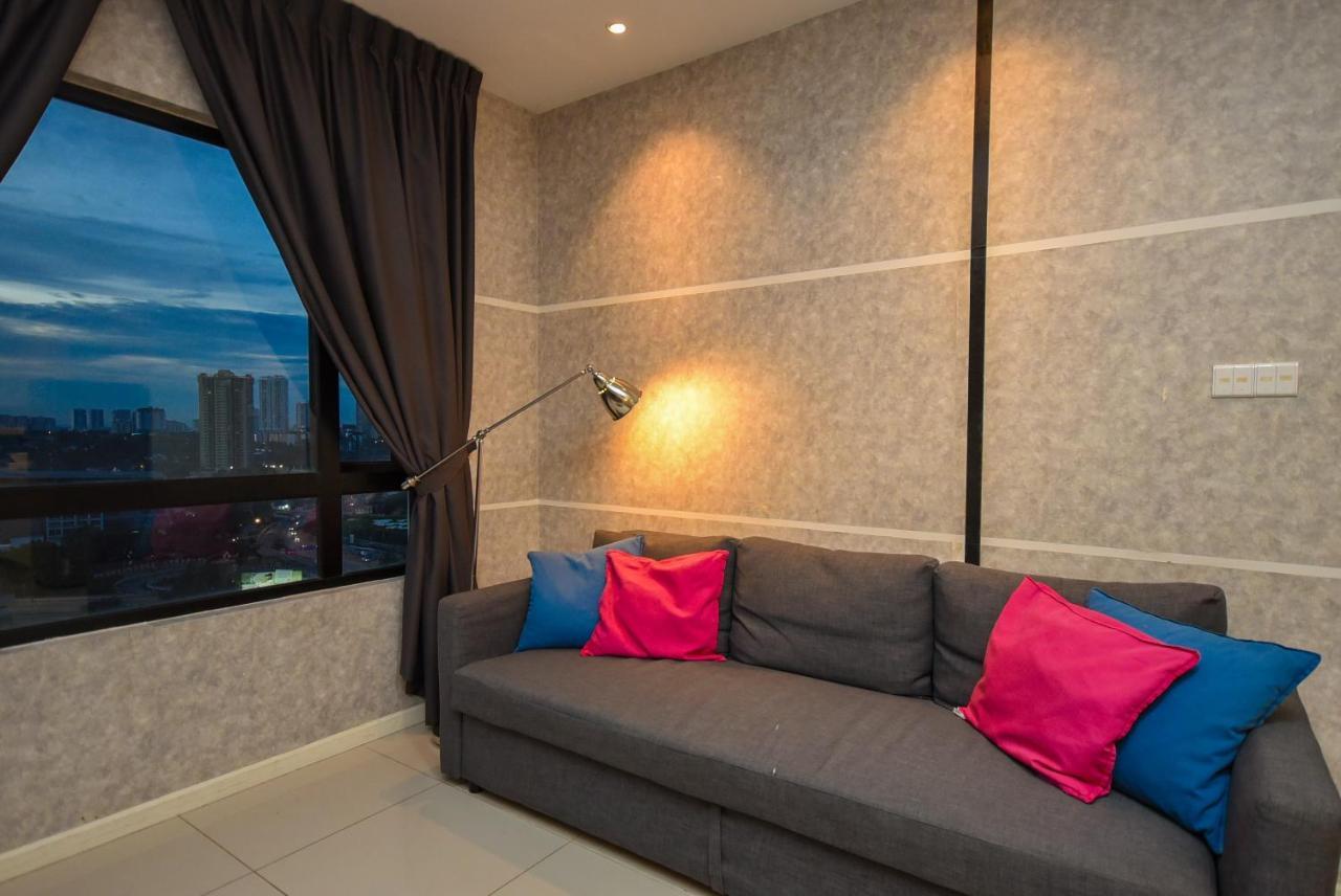 Suasana Residence By Nest Home Τζόχορ Μπάχρου Εξωτερικό φωτογραφία