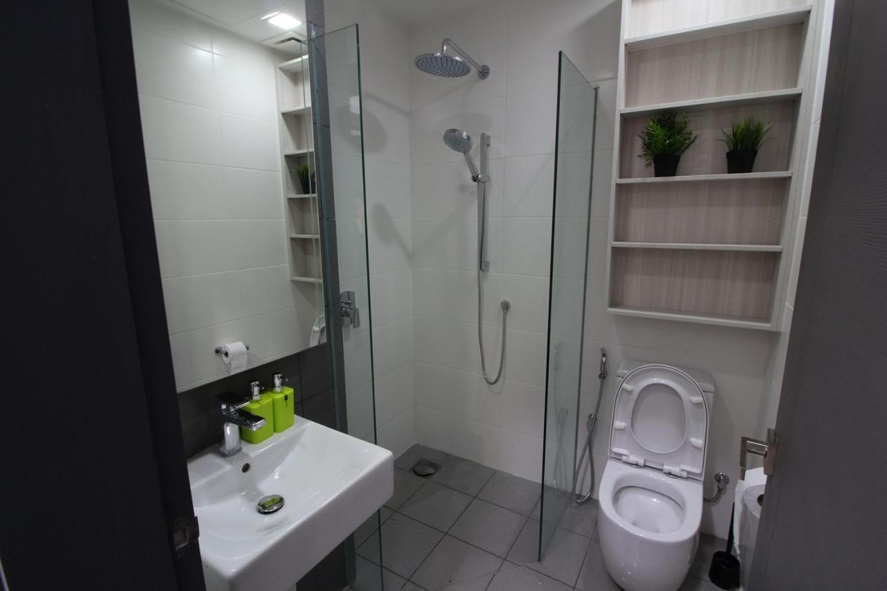 Suasana Residence By Nest Home Τζόχορ Μπάχρου Εξωτερικό φωτογραφία